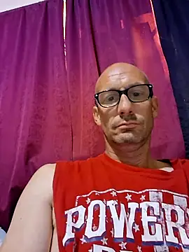 Snapshot of whateveruwanthowever chatting on November 2025 05:52:01 PM whateveruwanthowever online show from November 2025 05:52:01 PM