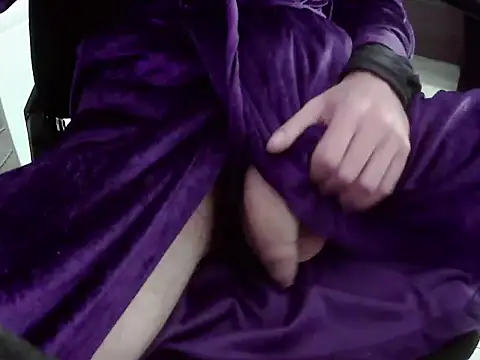 Batboy94 online show from November 2025 12:20:01 AM