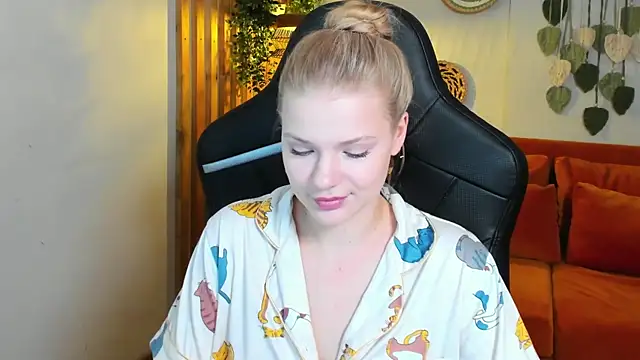 LilitRosen online show from October 2025 05:57:02 PM