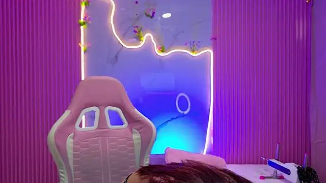 dafne17  online show from April 2026 08:02:02 PM