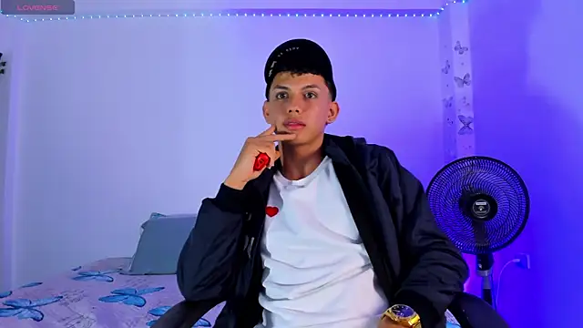 Snapshot of Axel_Cody_ chatting on October 2025 02:34:01 AM Axel Cody online show from October 2025 02:34:01 AM