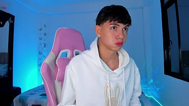 Axel Cody  online show from March 2026 11:28:02 AM