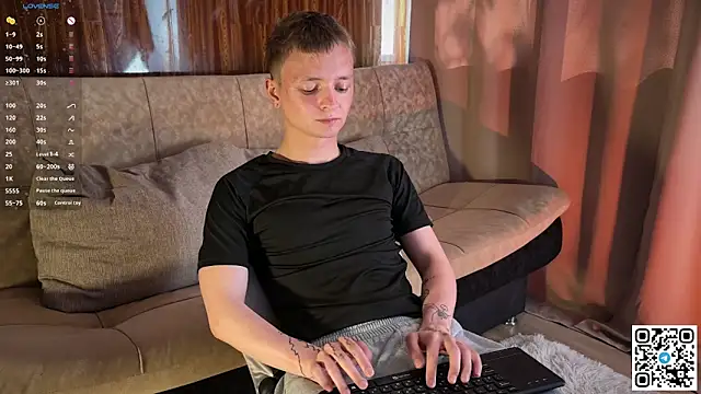 Snapshot of Logan_mett chatting on June 2026 12:27:01 PM Logan mett online show from June 2026 12:27:01 PM