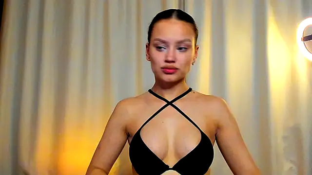 -CamillaStar- online show from October 2025 09:20:01 PM