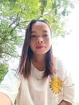 Snapshot of Nguyet2k4 chatting on April 2026 11:10:02 PM Nguyet2k4 online show from April 2026 11:10:02 PM