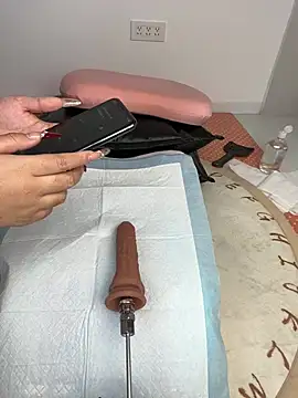 Snapshot of youzi33 chatting on March 2026 12:50:01 AM youzi33 online show from March 2026 12:50:01 AM