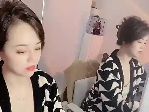 Snapshot of Sylvia520 chatting on November 2025 08:49:01 AM Sylvia520 online show from November 2025 08:49:01 AM