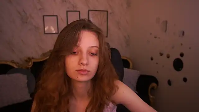 Snapshot of CuteeFoxy chatting on April 2026 12:40:01 PM CuteeFoxy online show from April 2026 12:40:01 PM