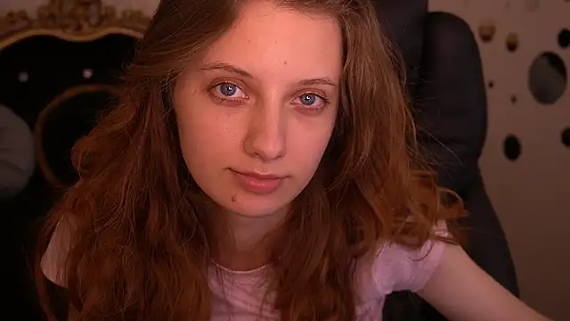 Snapshot of CuteeFoxy chatting on May 2026 01:09:02 PM CuteeFoxy online show from May 2026 01:09:02 PM