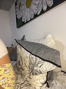 Snapshot of _purplebitch chatting on October 2025 11:35:01 AM purplebitch online show from October 2025 11:35:01 AM