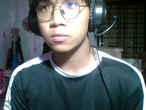 kave2033 online show from October 2025 04:02:02 PM