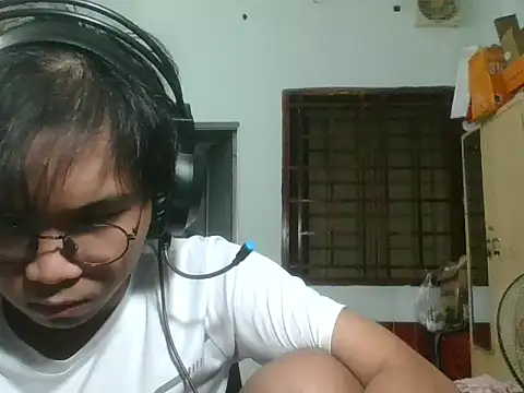 kave2033 online show from November 2025 02:16:02 PM