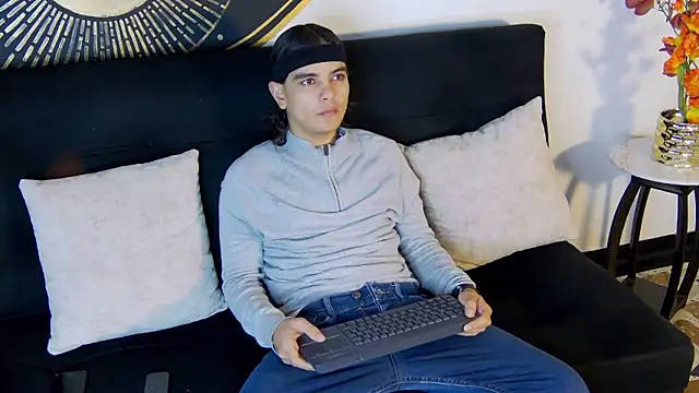 Snapshot of dammon_walker chatting on November 2025 12:06:02 PM dammon walker online show from November 2025 12:06:02 PM