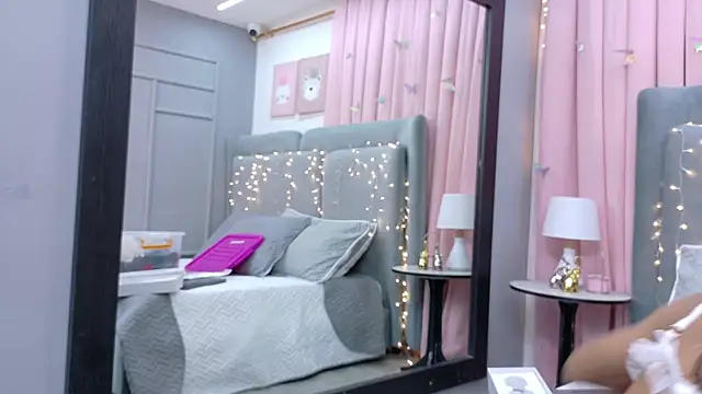 NaughtyHally  online show from May 2026 04:39:02 AM