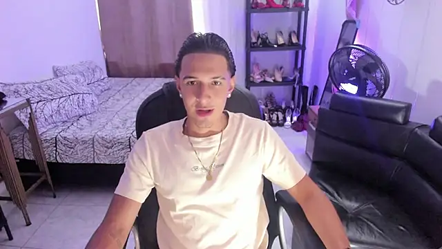 Hayden Boy  online show from November 2025 08:51:01 PM