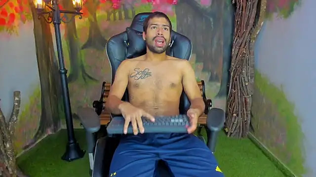 Snapshot of JackBlare chatting on November 2025 11:10:01 AM JackBlare online show from November 2025 11:10:01 AM