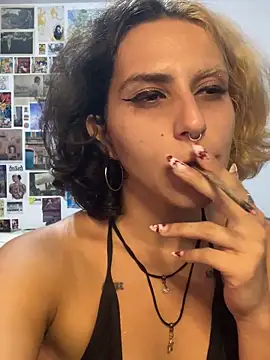 Snapshot of yvessblue chatting on January 2026 10:08:01 PM yvessblue online show from January 2026 10:08:01 PM