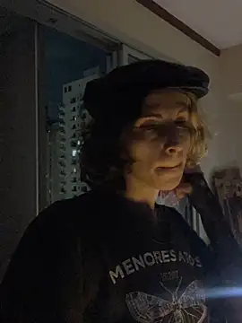 Snapshot of yvessblue chatting on February 2026 11:25:01 PM yvessblue online show from February 2026 11:25:01 PM