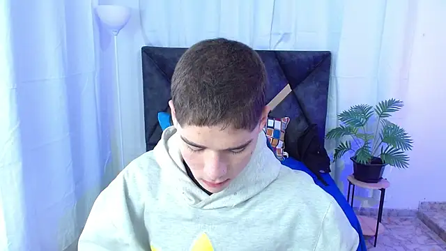 Snapshot of Mattass18 chatting on October 2025 01:35:02 PM Mattass18 online show from October 2025 01:35:02 PM