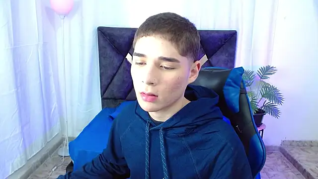 Snapshot of Mattass18 chatting on October 2025 01:36:03 PM Mattass18 online show from October 2025 01:36:03 PM