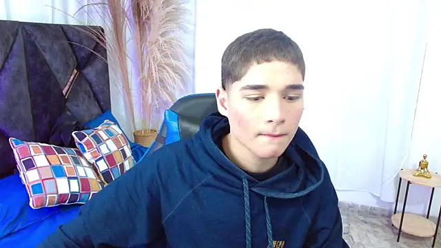 Snapshot of Mattass18 chatting on November 2025 02:05:02 PM Mattass18 online show from November 2025 02:05:02 PM