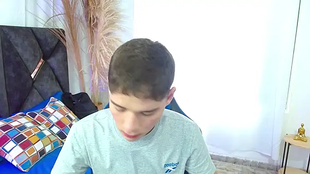 Snapshot of Mattass18 chatting on November 2025 01:44:02 PM Mattass18 online show from November 2025 01:44:02 PM