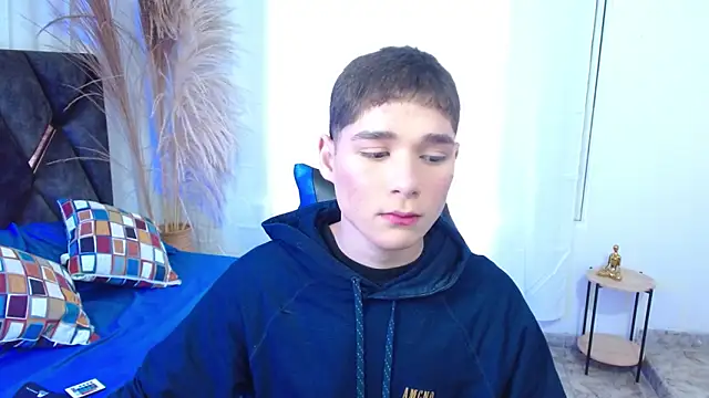 Snapshot of Mattass18 chatting on November 2025 01:22:02 PM Mattass18 online show from November 2025 01:22:02 PM