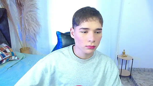 Snapshot of Mattass18 chatting on December 2025 01:27:02 PM Mattass18 online show from December 2025 01:27:02 PM