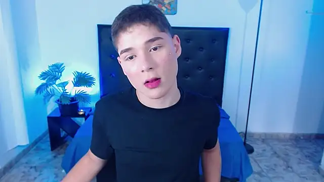 Snapshot of Mattass18 chatting on January 2026 01:35:02 PM Mattass18 online show from January 2026 01:35:02 PM