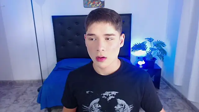 Snapshot of Mattass18 chatting on January 2026 01:39:01 PM Mattass18 online show from January 2026 01:39:01 PM