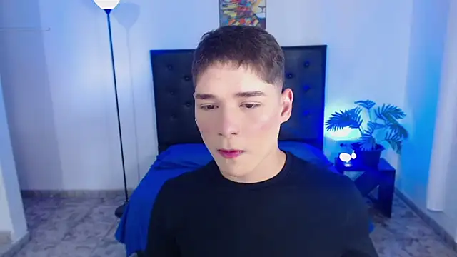 Snapshot of Mattass18 chatting on January 2026 01:37:02 PM Mattass18 online show from January 2026 01:37:02 PM