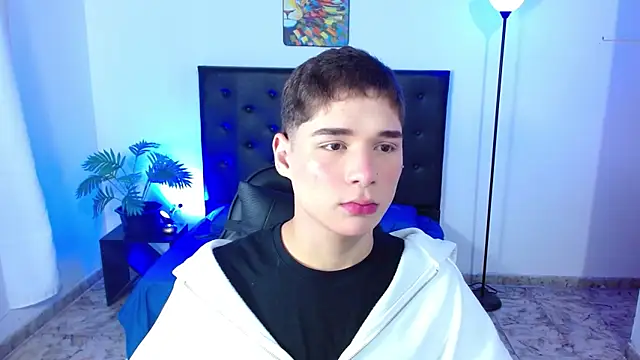 Snapshot of Mattass18 chatting on February 2026 01:32:02 PM Mattass18 online show from February 2026 01:32:02 PM