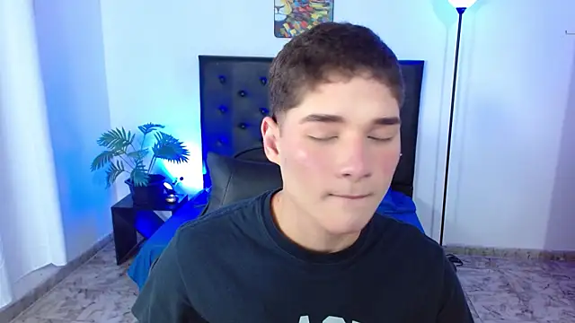 Snapshot of Mattass18 chatting on February 2026 02:11:02 PM Mattass18 online show from February 2026 02:11:02 PM