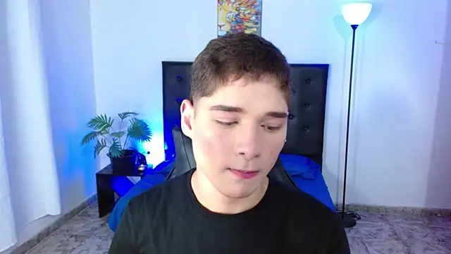 Snapshot of Mattass18 chatting on February 2026 01:17:01 PM Mattass18 online show from February 2026 01:17:01 PM