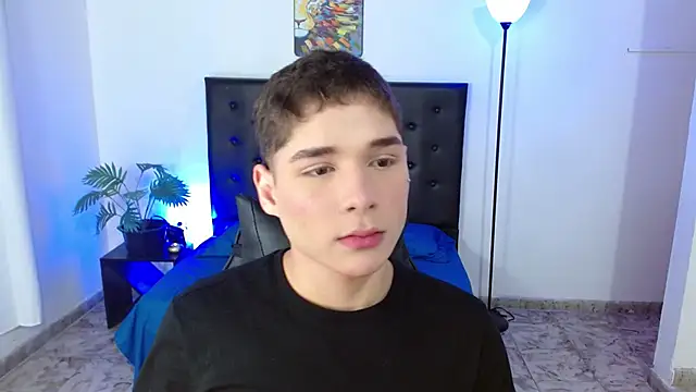 Snapshot of Mattass18 chatting on February 2026 01:18:02 PM Mattass18 online show from February 2026 01:18:02 PM