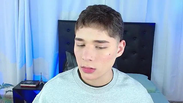 Snapshot of Mattass18 chatting on February 2026 01:18:01 PM Mattass18 online show from February 2026 01:18:01 PM