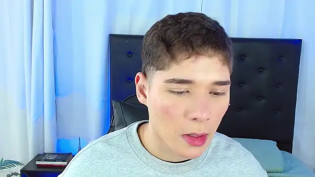 Snapshot of Mattass18 chatting on February 2026 01:29:02 PM Mattass18 online show from February 2026 01:29:02 PM