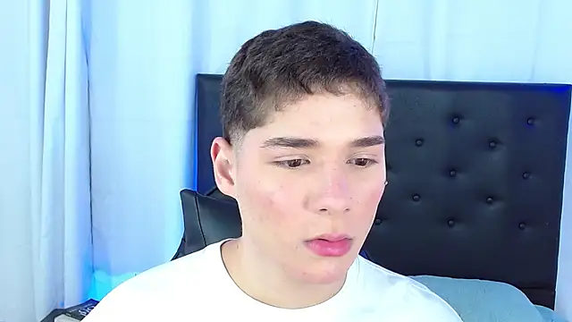 Snapshot of Mattass18 chatting on February 2026 01:32:02 PM Mattass18 online show from February 2026 01:32:02 PM