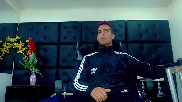 MarkoStorck online show from October 2025 07:14:02 PM