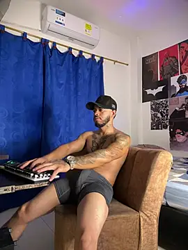 Kylian Alessandro online show from February 2026 12:12:01 PM