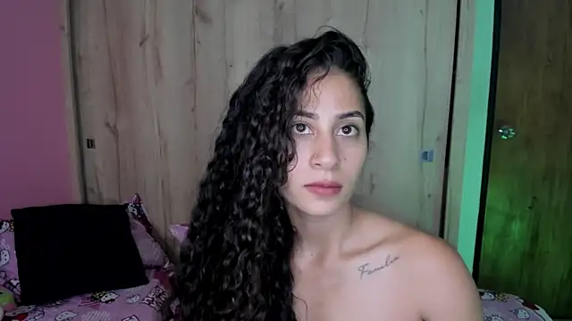 fernanda317 online show from May 2026 09:33:01 PM