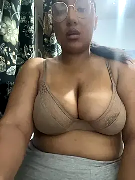 Snapshot of CocoRaexx chatting on October 2025 05:41:02 PM CocoRaexx online show from October 2025 05:41:02 PM