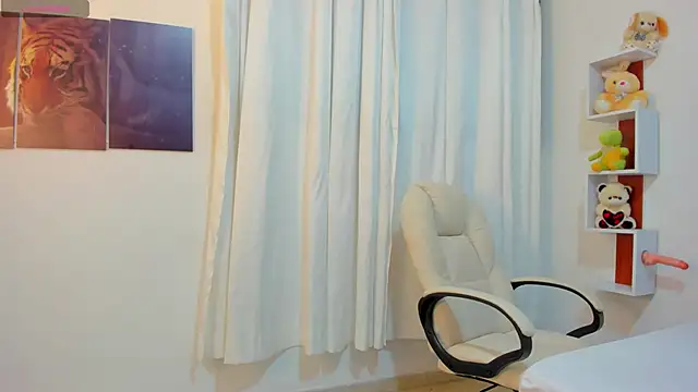 Miaa Star1 online show from November 2025 01:13:02 PM