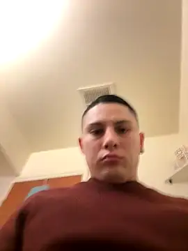 Snapshot of Feloh95 chatting on November 2025 03:49:01 AM Feloh95 online show from November 2025 03:49:01 AM