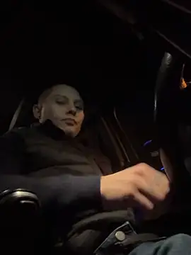 Snapshot of Feloh95 chatting on November 2025 04:44:02 AM Feloh95 online show from November 2025 04:44:02 AM