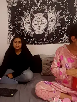 Snapshot of abby_n_emily chatting on March 2026 01:25:01 PM abby n emily online show from March 2026 01:25:01 PM