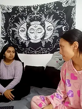 Snapshot of abby_n_emily chatting on March 2026 01:26:02 PM abby n emily online show from March 2026 01:26:02 PM