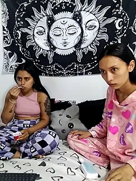 Snapshot of abby_n_emily chatting on April 2026 03:17:02 PM abby n emily online show from April 2026 03:17:02 PM