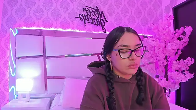 DevoraCarther online show from November 2025 03:11:01 PM