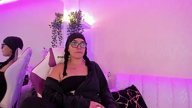 DevoraCarther online show from November 2025 01:34:02 PM